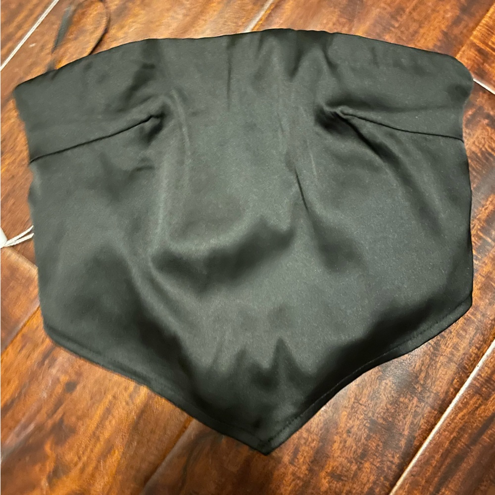 Black Adika shirt